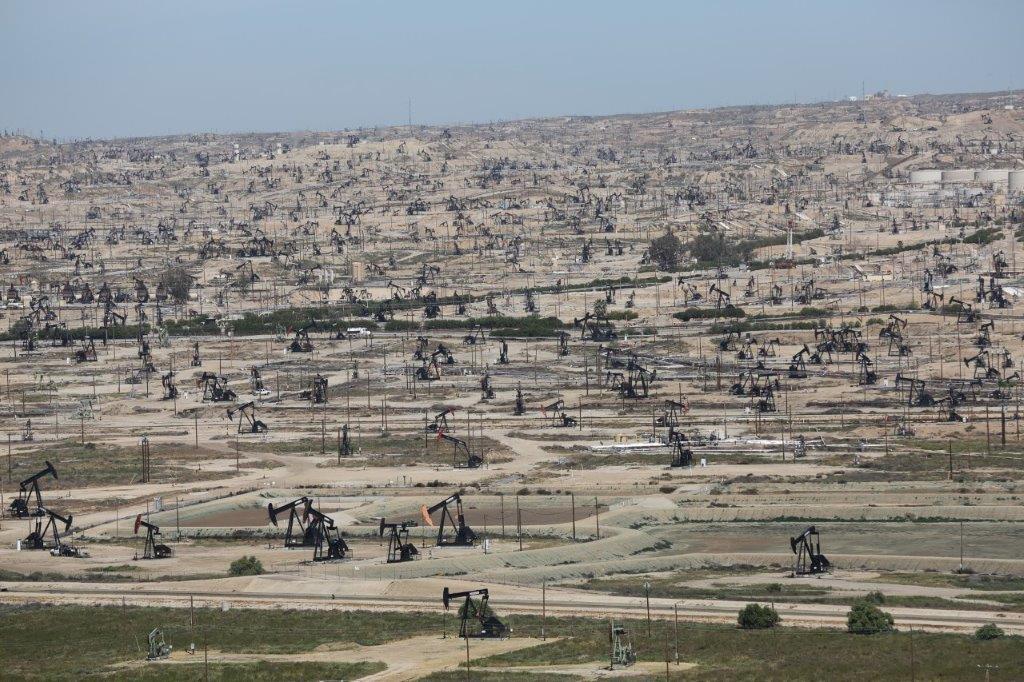 Kern oil fields in California, April 2017, copyright 2017 Trudy E. Bell